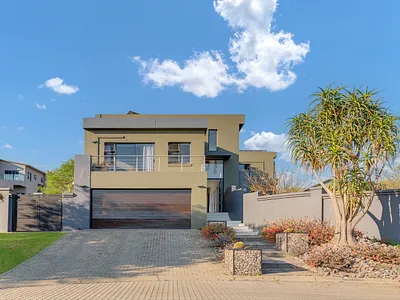 4 Bedroom House To Rent in Sandton - FZAK.webp