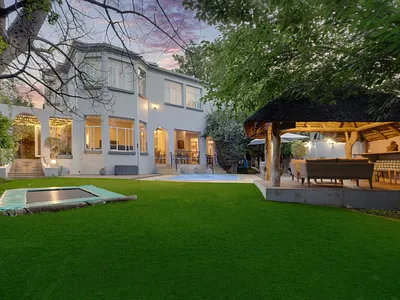 5 Bedroom House To Rent in Sandton - 4mdW.webp