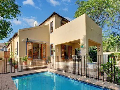 4 Bedroom House For Sale in Sandton - 4sur.webp