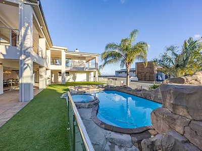 4 Bedroom House For Sale in Parow - img