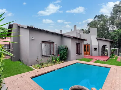 3 Bedroom Townhouse For Sale in Randburg - 2LBQ.webp