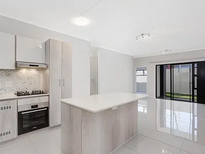 2 Bedroom Apartment To Rent in Sandton - img