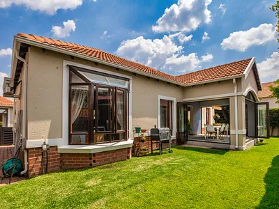 3 Bedroom Townhouse For Sale in Sandton - VG2k.webp