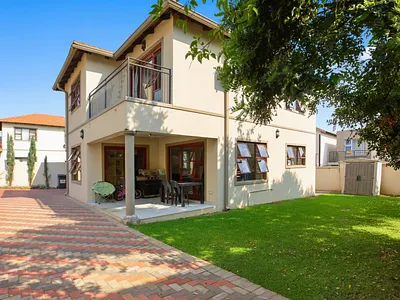 4 Bedroom House For Sale in Sandton - FjnZ.webp