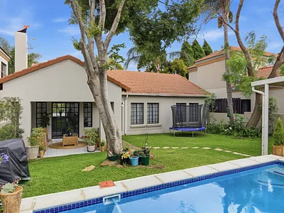 3 Bedroom House For Sale in Sandton - tyxT.webp