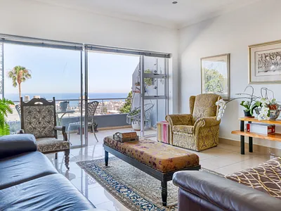 3 Bedroom Apartment For Sale in Cape Town - img