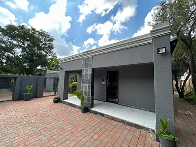 0.5 Bedroom Apartment To Rent in Sandton - img