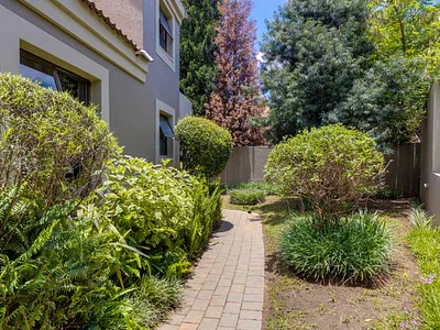 2 Bedroom Townhouse For Sale in Sandton - 71ZO.webp