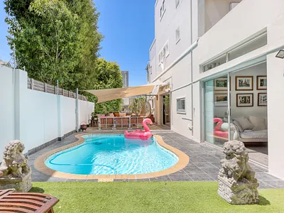 3 Bedroom Townhouse For Sale in Cape Town - 8JHn.webp