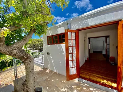 3 Bedroom House To Rent in Cape Town - lFcd.webp