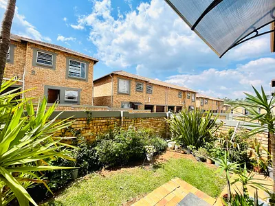 3 Bedroom Apartment To Rent in Roodepoort - img