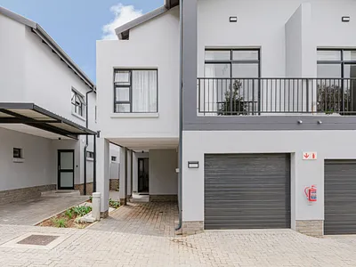 4 Bedroom Townhouse To Rent in Sandton - XvSU.webp