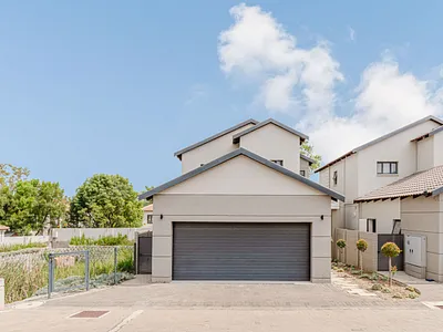 3 Bedroom Townhouse To Rent in Sandton - mCP0.webp