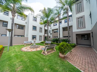 2 Bedroom Apartment For Sale in Bedfordview - S5r0.webp