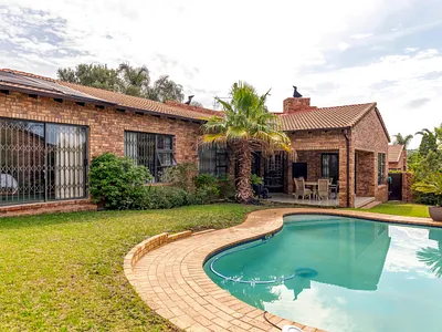 4 Bedroom Townhouse For Sale in Randburg - img