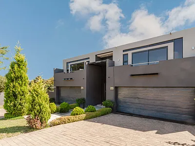 4 Bedroom House For Sale in Sandton - img