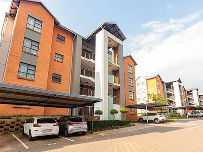 2 Bedroom Apartment For Sale in Edenvale - QU9e.webp