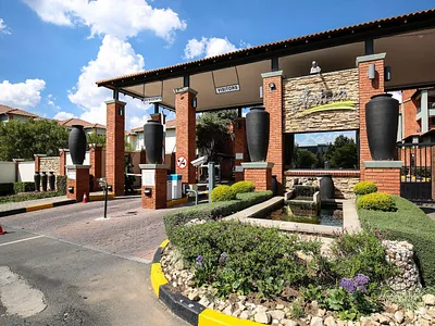 2 Bedroom Apartment To Rent in Edenvale - img