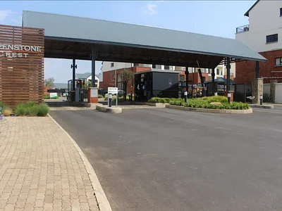 2 Bedroom Apartment To Rent in Edenvale - ahp8.webp