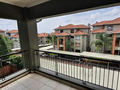2 Bedroom Apartment For Sale in Bedfordview - cLZN.webp