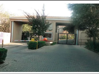 2 Bedroom Apartment For Sale in Sandton - img