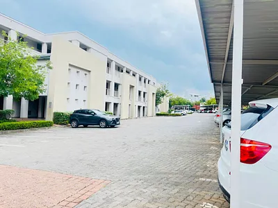 2 Bedroom Apartment For Sale in Sandton - img