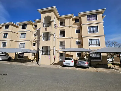 2 Bedroom Apartment For Sale in Midrand - VxFh.webp
