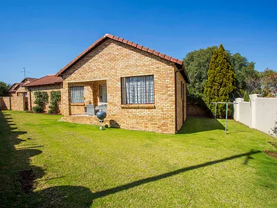 3 Bedroom Townhouse For Sale in Sandton - img