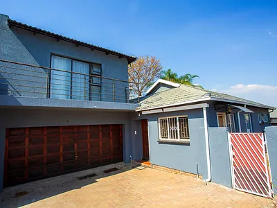 6 Bedroom House For Sale in Midrand - img