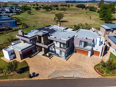 6 Bedroom House For Sale in Kempton Park - W1z3.webp