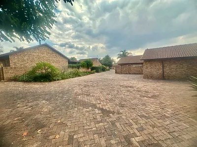 2 Bedroom Townhouse For Sale in Pretoria - JsTv.webp