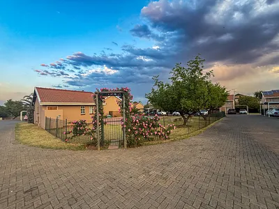 2 Bedroom Apartment To Rent in Pretoria - u1ym.webp