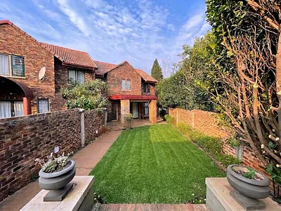 3 Bedroom Townhouse To Rent in Centurion - Ldgz.webp