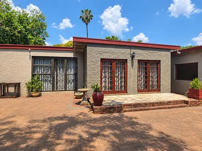 7 Bedroom House For Sale in Pretoria - img