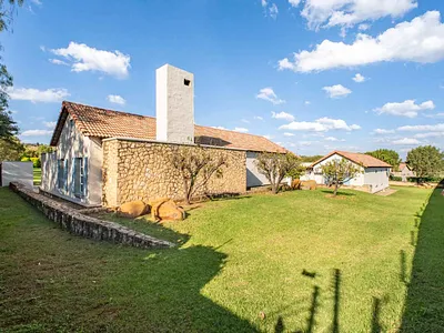 6 Bedroom House For Sale in Olympus AH, Pretoria - uMvT.webp