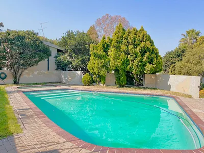 3 Bedroom Townhouse For Sale in Sandton - VE2m.webp