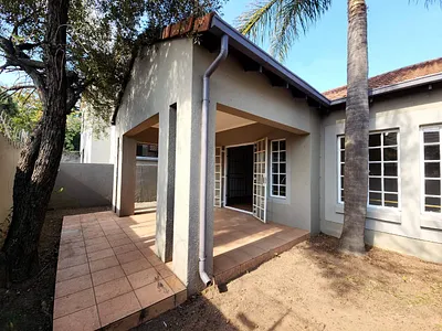 2 Bedroom House For Sale in Sandton - zKQK.webp