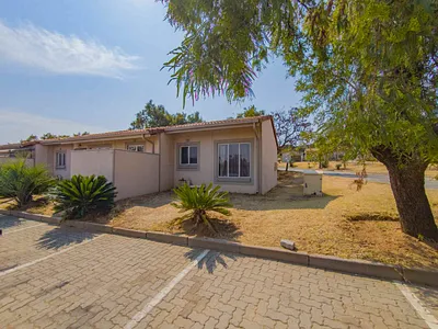 3 Bedroom Townhouse For Sale in Midrand - ALTj.webp