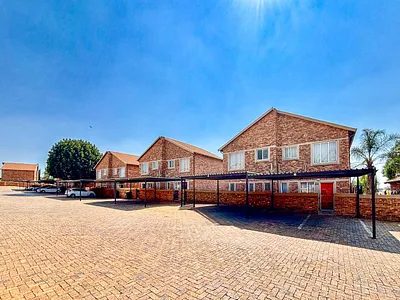 3 Bedroom Townhouse For Sale in Centurion - Xepq.webp