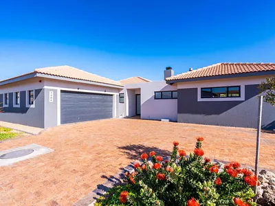 4 Bedroom House For Sale in Langebaan - rnOa.webp
