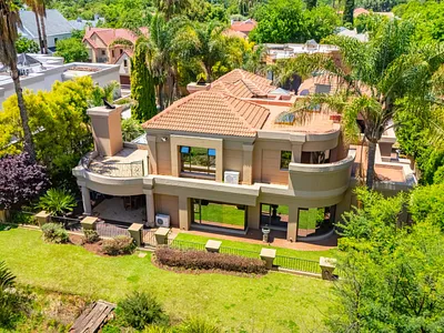 4 Bedroom House For Sale in Centurion - f4Qs.webp