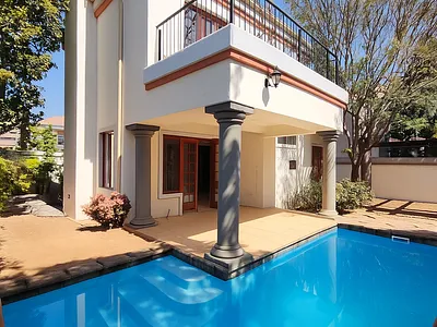 3 Bedroom House For Sale in Sandton - HYBf.webp