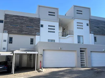 3 Bedroom Townhouse For Sale in Bryanston, Sandton - RbL9.webp