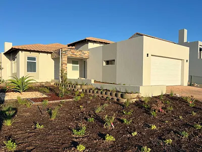 4 Bedroom House For Sale in Langebaan - 8yrF.webp