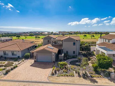 4 Bedroom House For Sale in Langebaan - IURb.webp