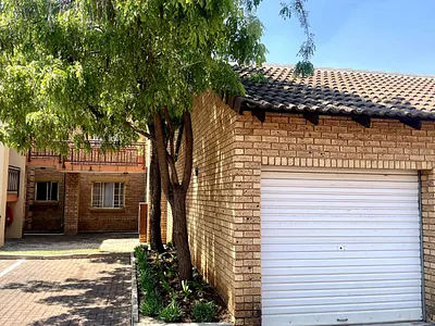 2 Bedroom Townhouse For Sale in Eco Park Estate, Centurion - 7E6T.webp