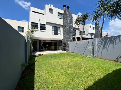 3 Bedroom Townhouse For Sale in Johannesburg - 2GVc.webp
