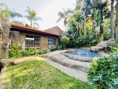 5 Bedroom House To Rent in Pretoria - TpIh.webp