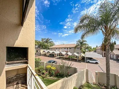 3 Bedroom Apartment For Sale in Pretoria - 6M8j.webp