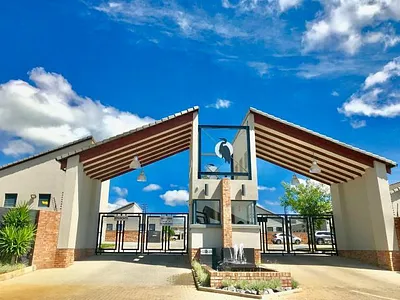 4 Bedroom Townhouse To Rent in Midrand - fCQC.webp